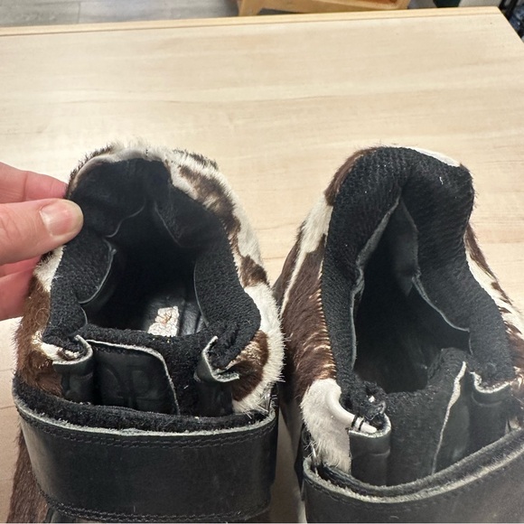 Donald J Pliner Cowhide Lug sole shoes - Picture 13 of 13